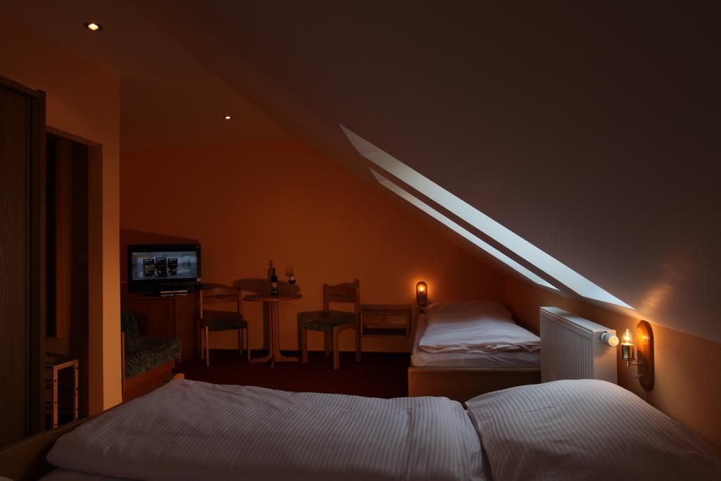 Wellness Hotel Marlin Nová Pec Oda fotoğraf
